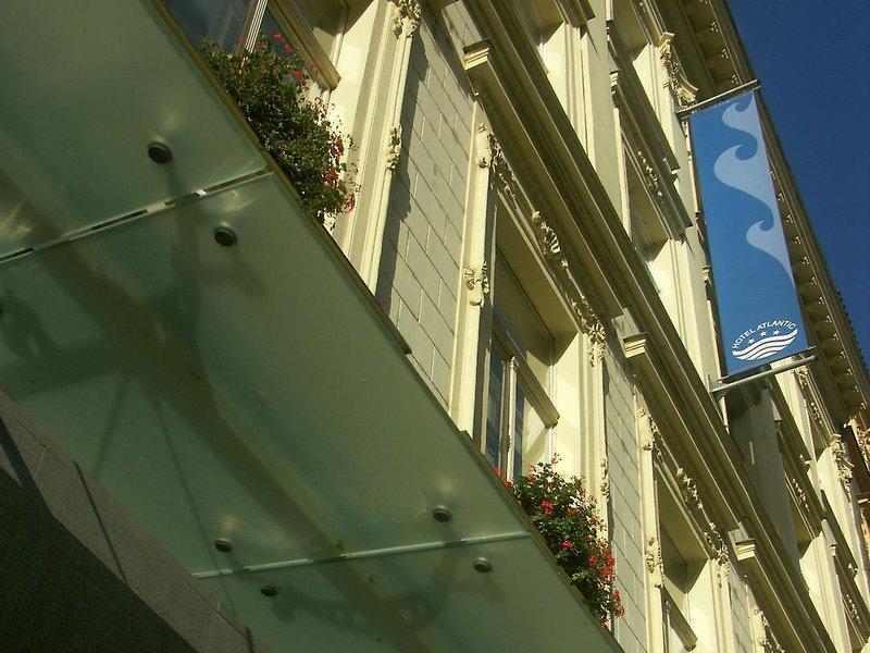 AAE13116C9E8FE3619B81CEDDE813BB9