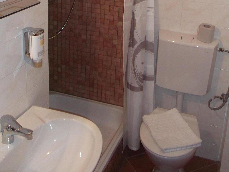 2AEBCEB50BDA56B2B90BCCCD5D375931