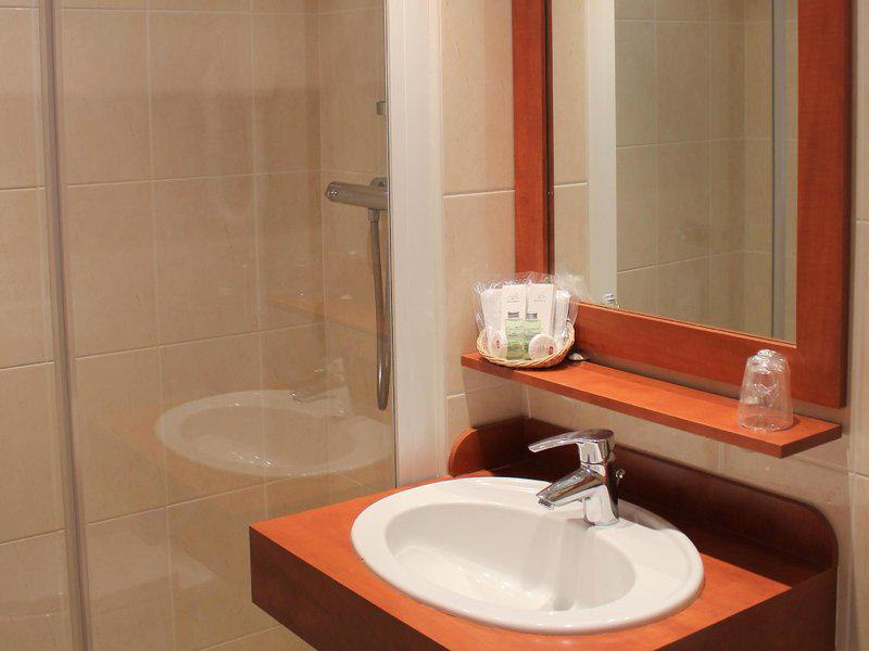 2A5B308C7C53BAE34D67830B520A16E5