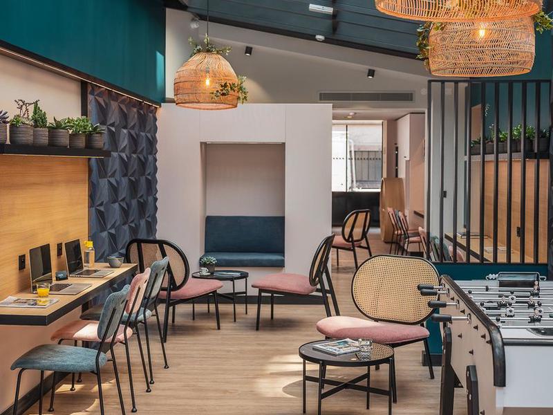 7CE38213D1651314091710D05BB4B0BA