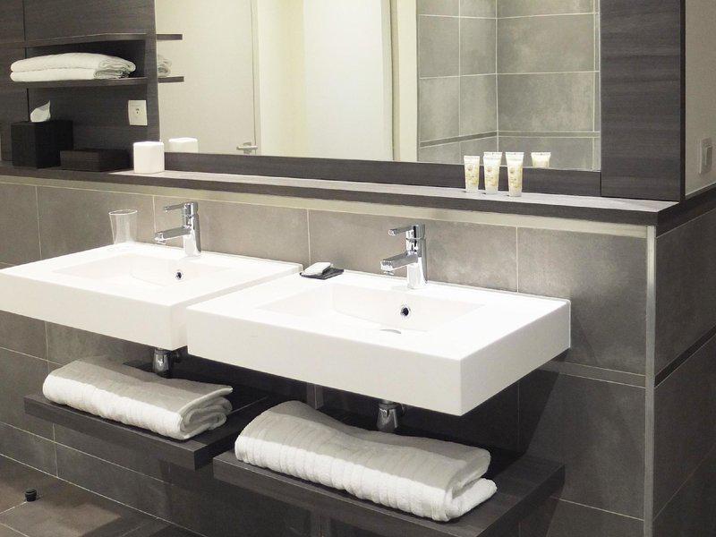 CC6F37F53BC9388486C0A733415A48F4