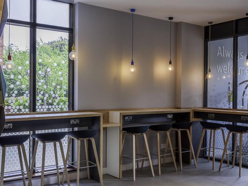 2B9E466207E29BE2991ED7F6EC9E17EB