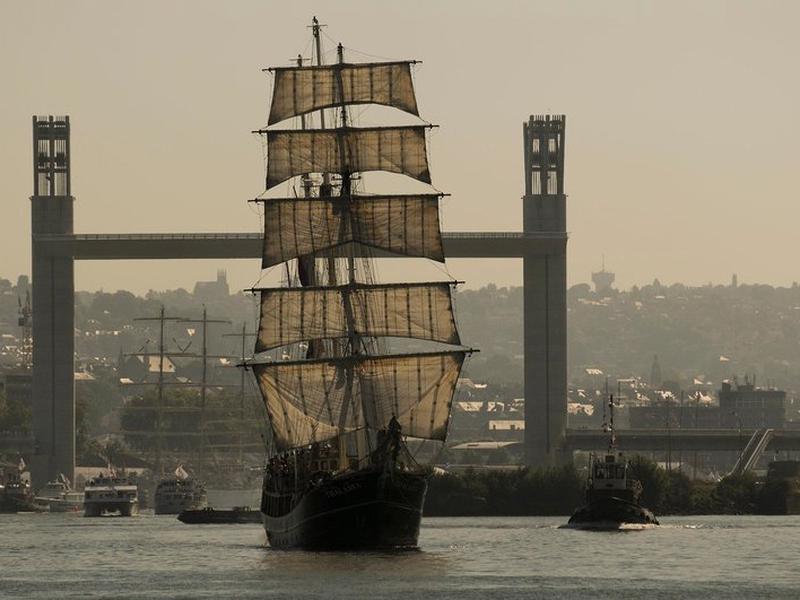 F230ABCF5C47FF3BBF23FBF306C6F288