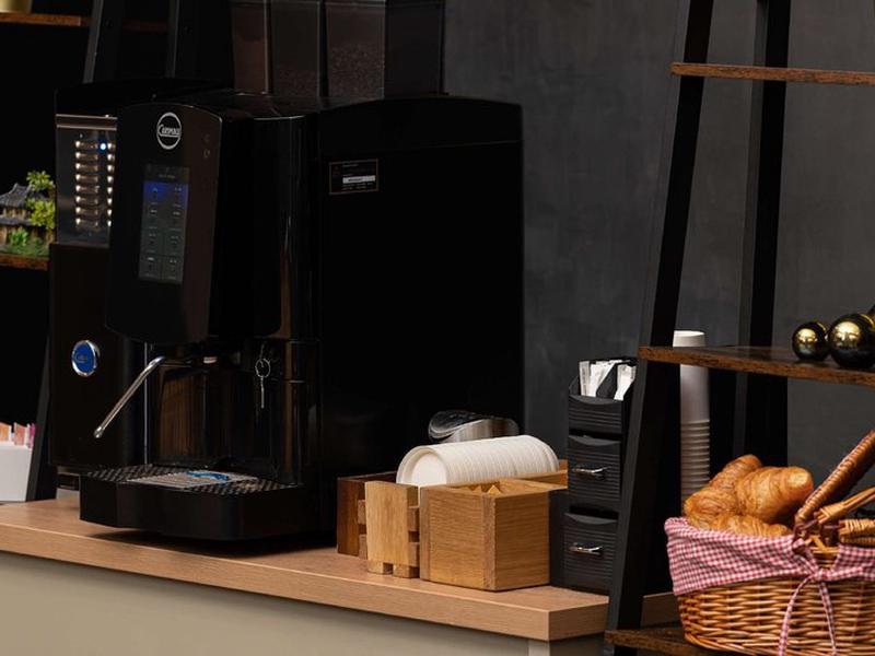 87E77D67C3973E6D2319F9667393D169