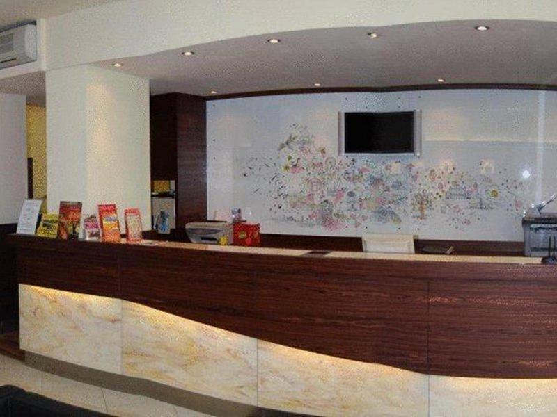 0851DC554BCB8DDCAABF7713E4FE7401