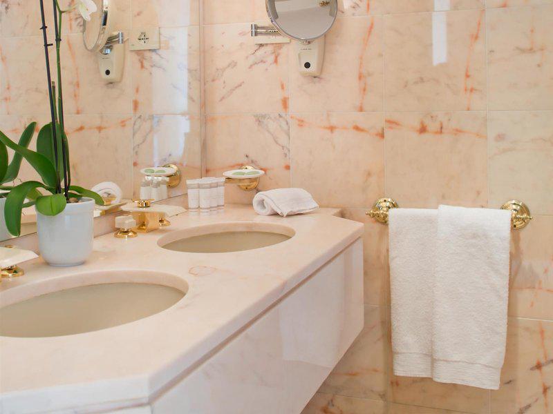 BE26988739B8AFDC7E87A985408E5D3D