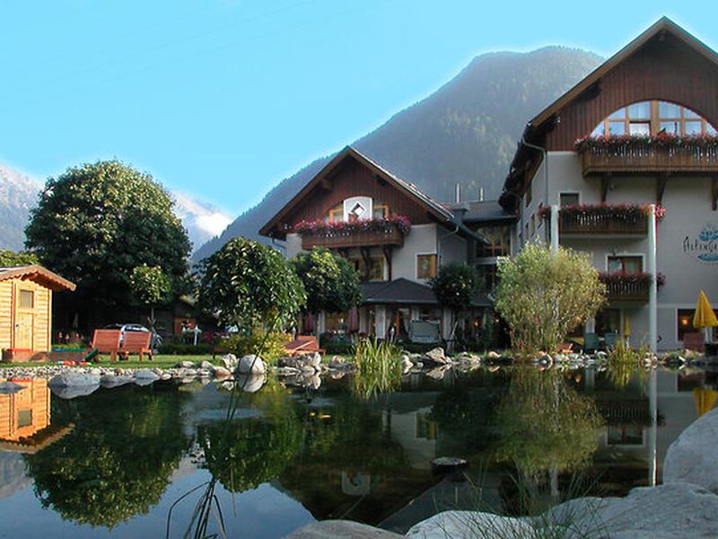 FBB967B9863D49A5C0F9689FAE20C670