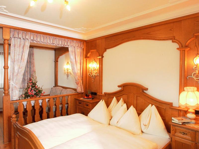 B38239F8E5A38FF90D40F627F05660DD