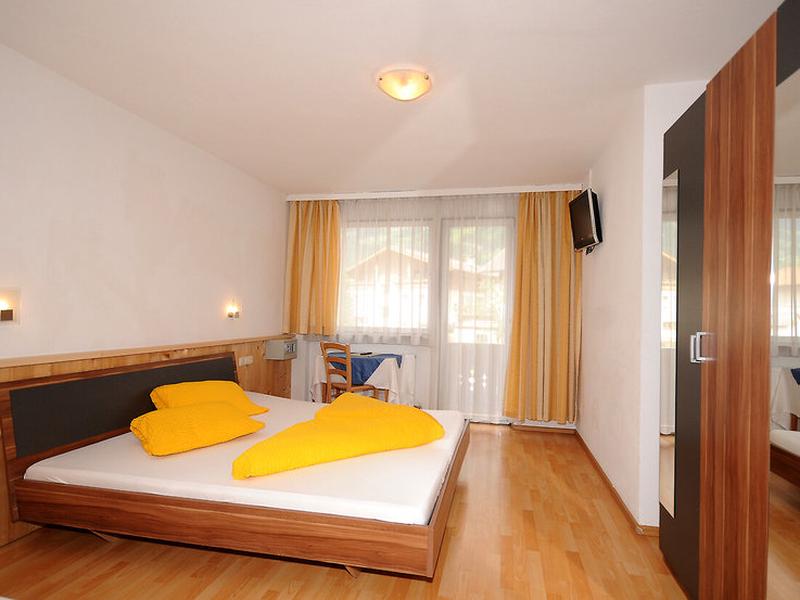 C8B1432E8F59234BD50DF319CD30EFBF