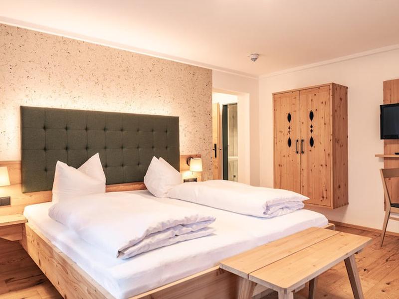 EA5045DD5BE751FEB56A0C2EE347F0D2