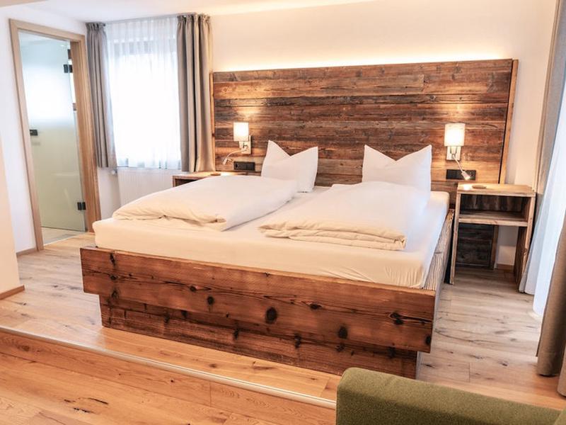 EC4E7ECB0919D210E3A2C221E8840448