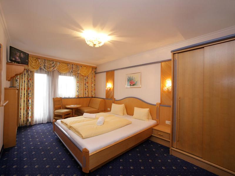 67A848B3D15A2ED833B2C4C054DEC2A4