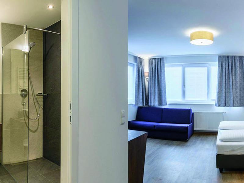 DDD3E194E6F2E48F443B5A7CA9AC1A03