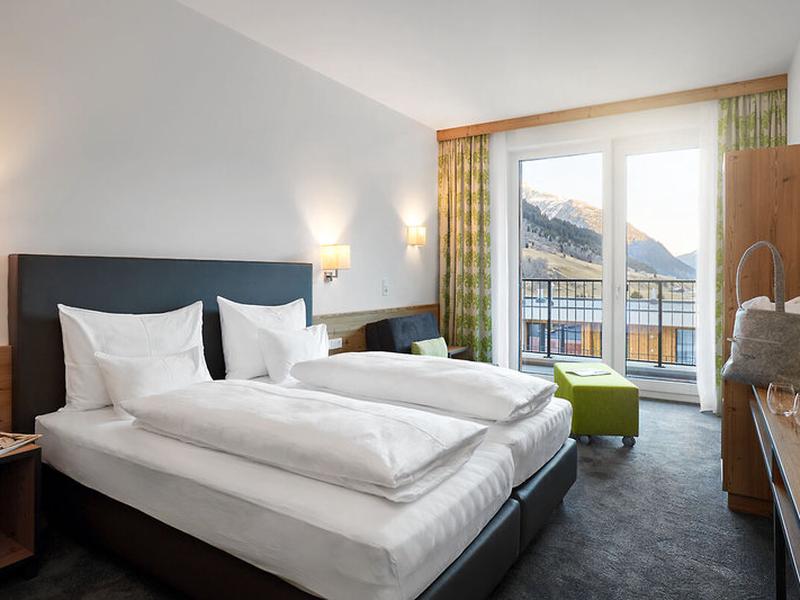 24C928AE534B838C0DA950DD48B92D43