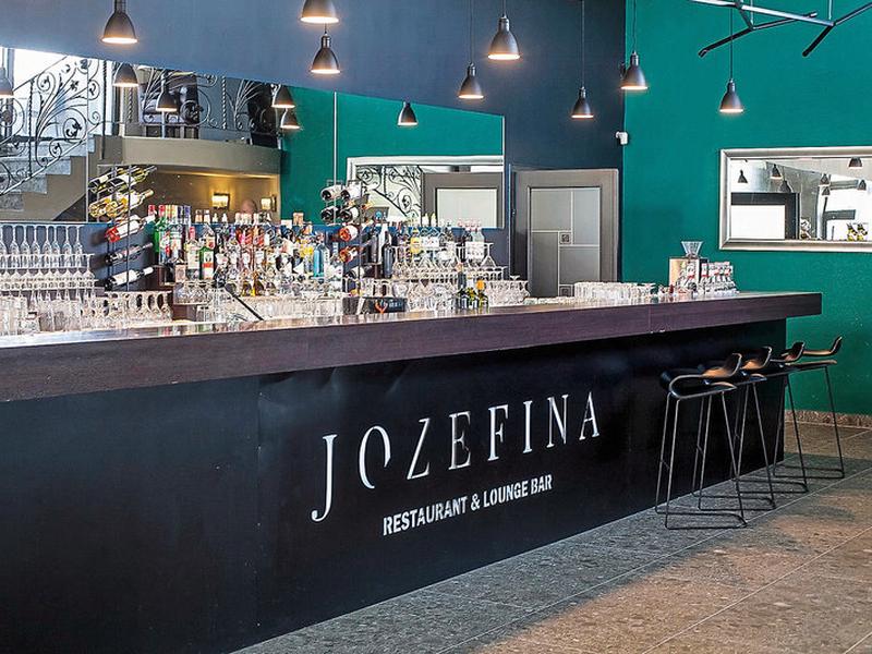 70B3D73158F427FFAF045E11EA8E8466