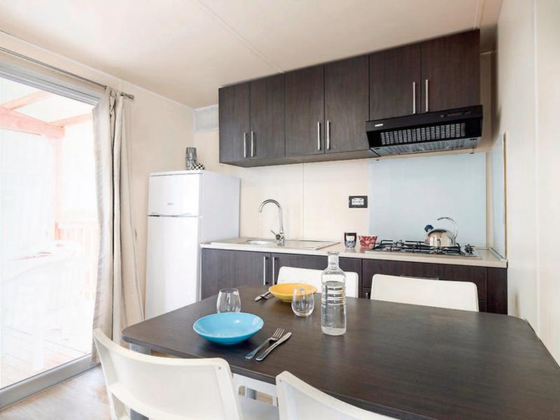 025592C8677A3F46B41BFB893DA87895