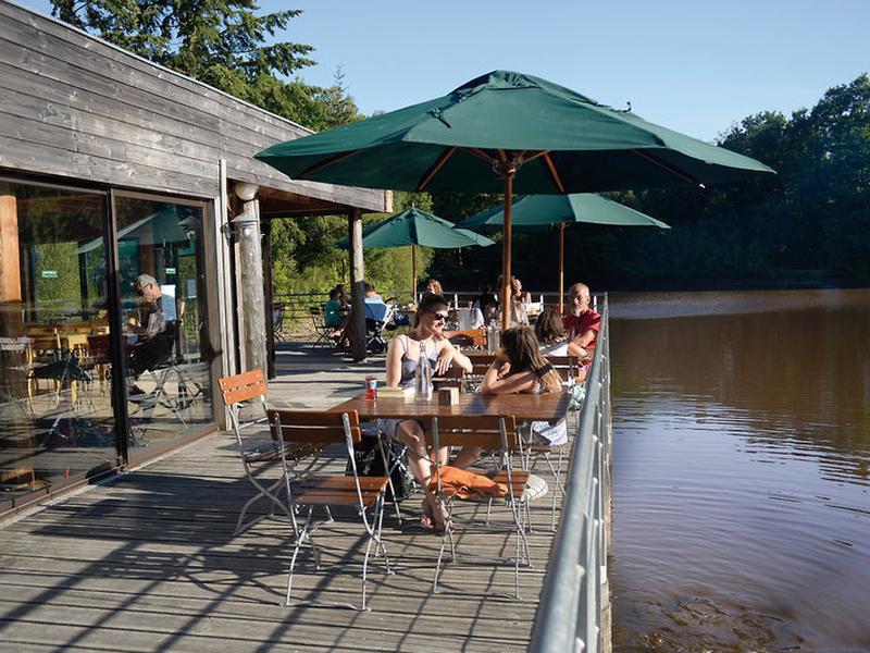 0DE66A5F9B03173A08D25D841F3717CB