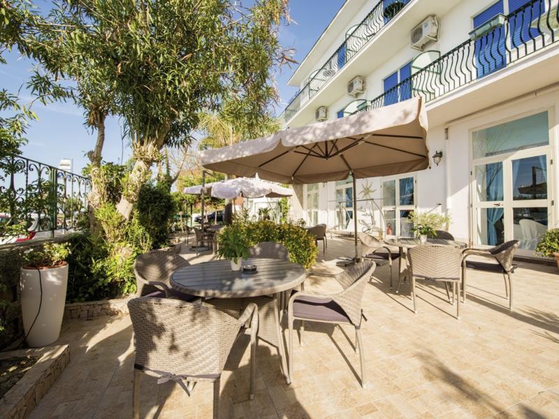 052448392F4AE40746FF64509B3C27FE