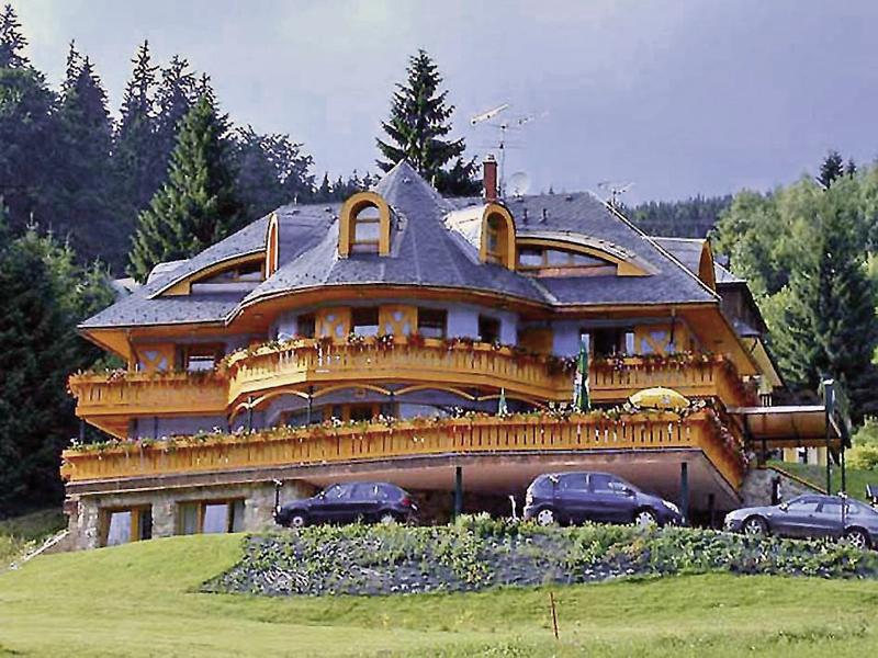 EFF2E2A1A087D1B0E25D1404CAD089FC