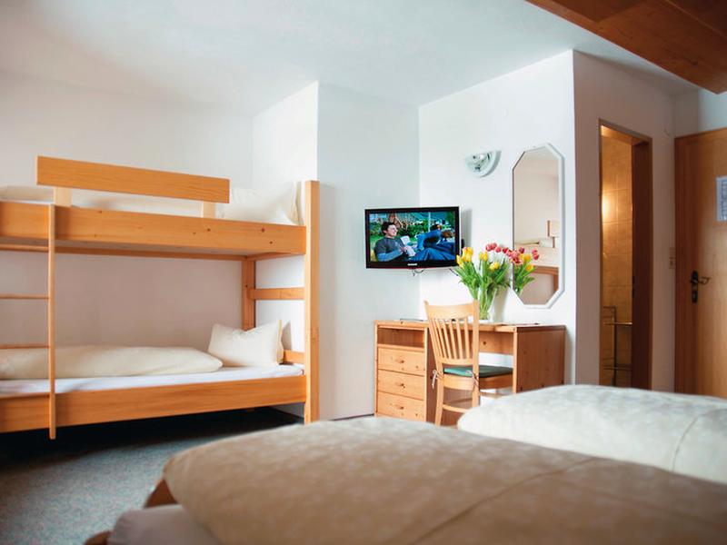 FFEC4EAF262F89E917C116F6F9B968CB