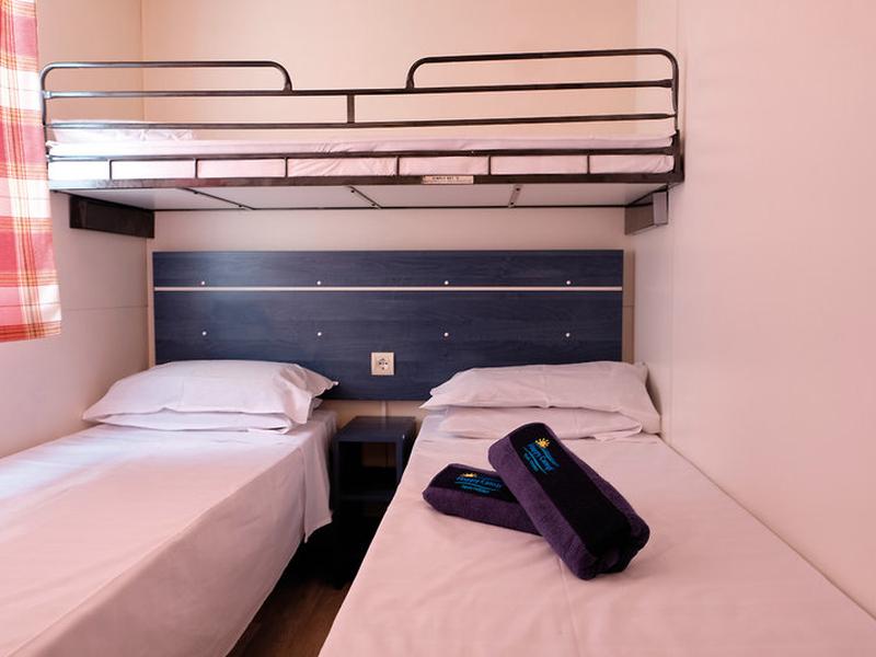 C1904373F365E7D374D23D4BA0E0B76B