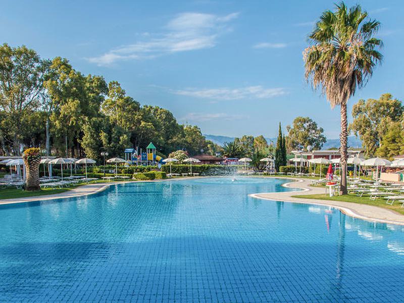 C9E7320F709A7F43A5DA609669A3806E