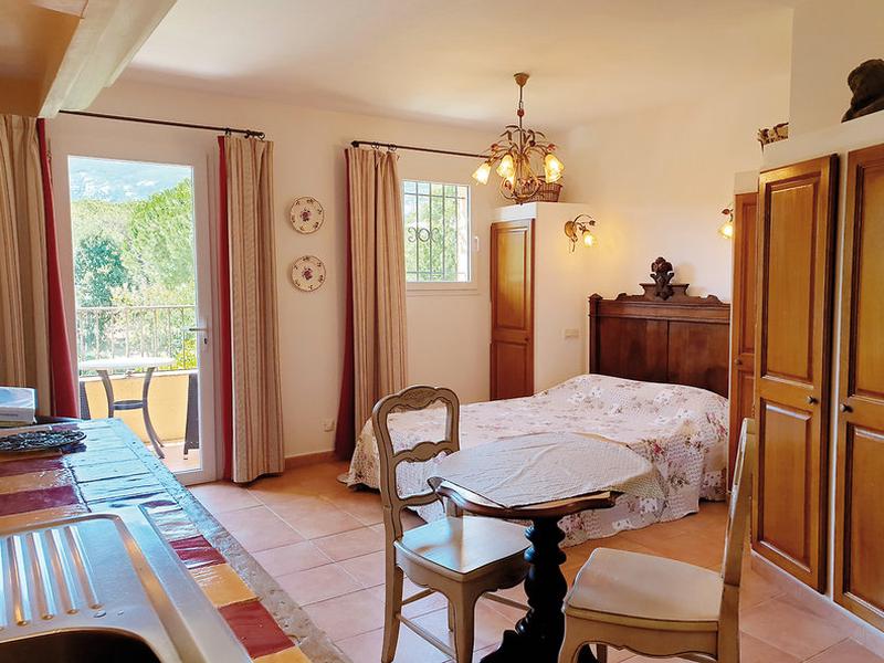 A6C34F3AB9A6905F22E17723DEA41EA1