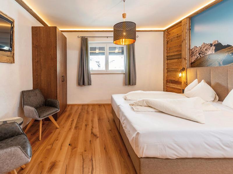 8B3E6B7C2B460581D9DA0FBD438140E5