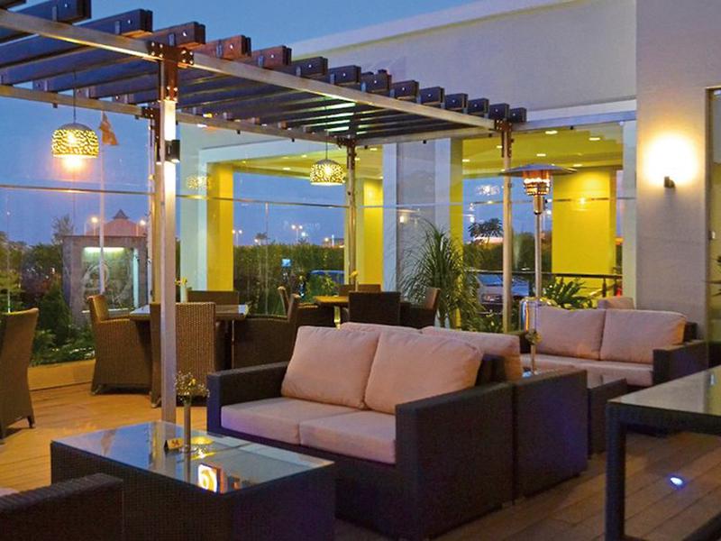 F98D93A13DF12BBE14C241A3699956DE