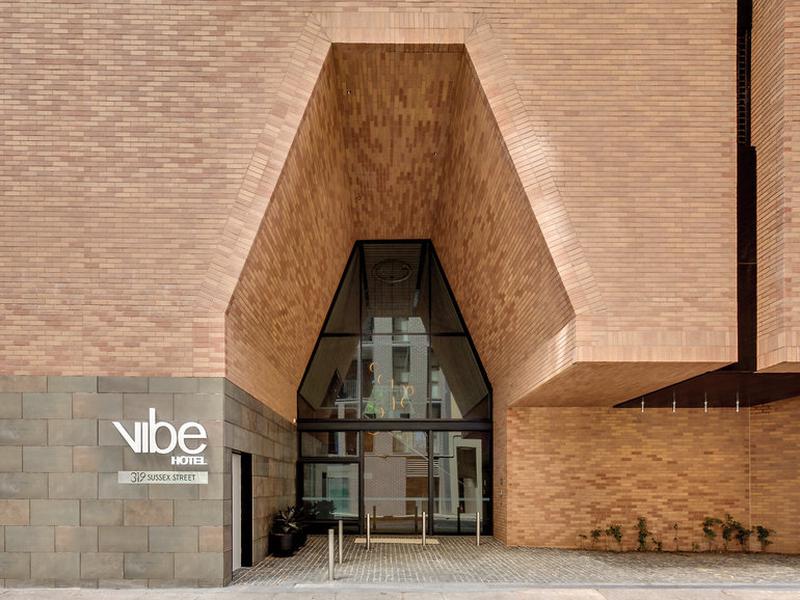 DFFED3CE44B3285F57BDBDA152B75701