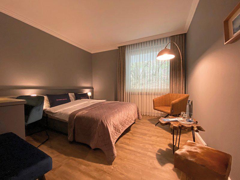 0F330346A12D5CDC0C9E87885A8FB9EC