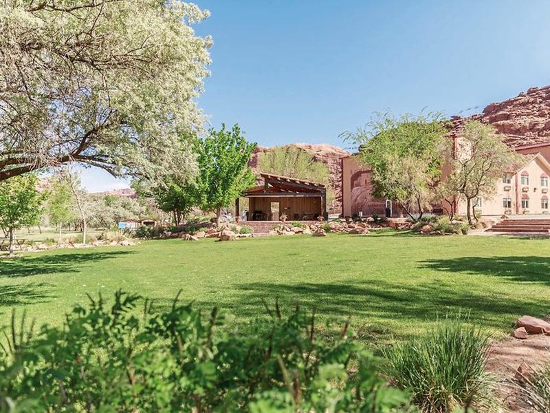 A06950F64AB54749537E21BF80BDC2ED