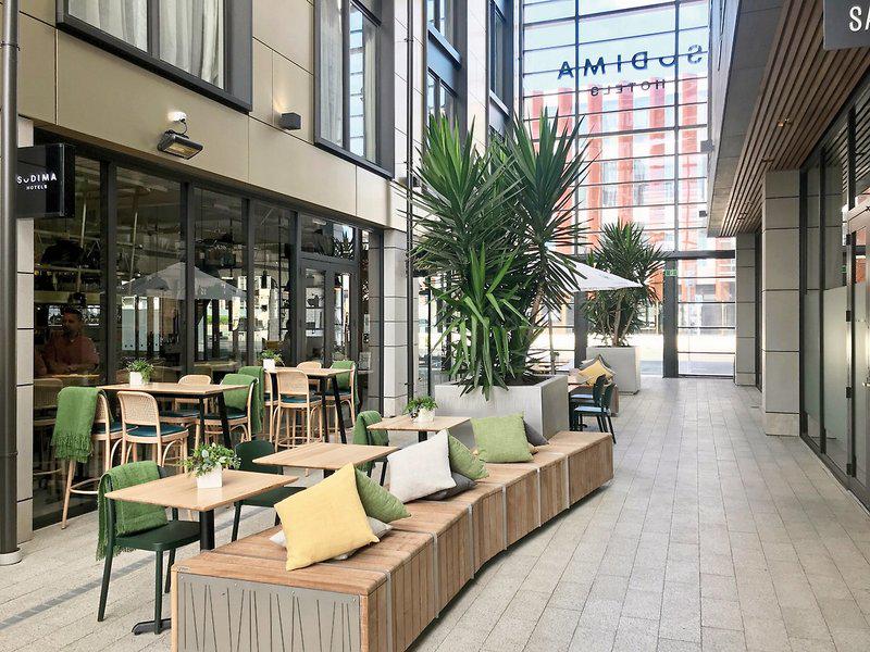 F97D809537653E73A4CFFD24B57B82F4