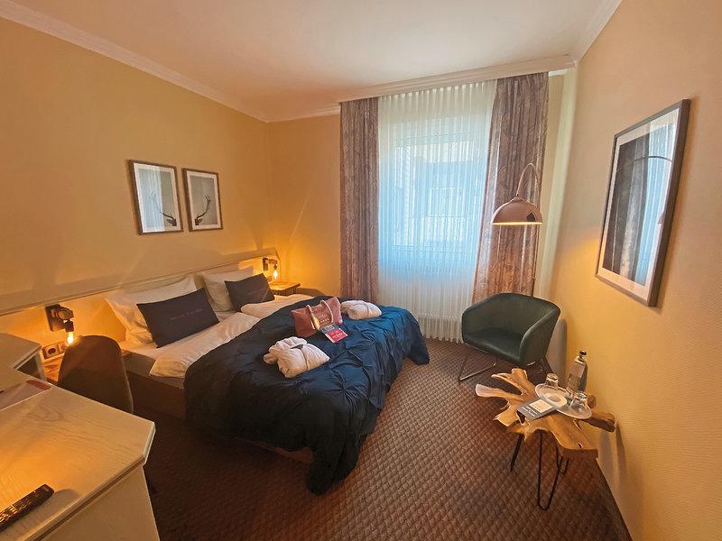 C3DAE3AC37047F18B2B1AD088A816619