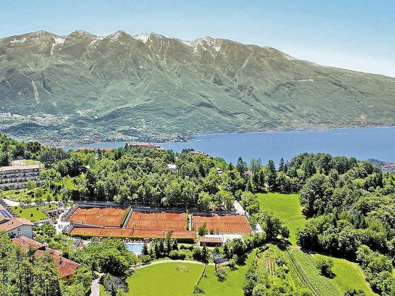 09F399AE70AA1F8E3839850C01F274B9