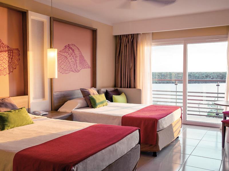 B4CFECDA6F7B7F9A07D7566EFA76DF4F