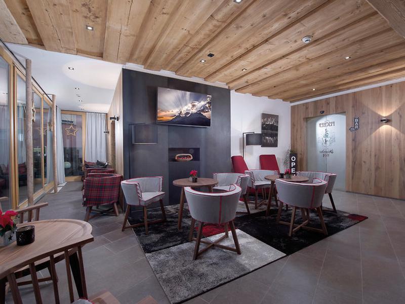 EDAC94A41795CFF4A4904568AF8FB975