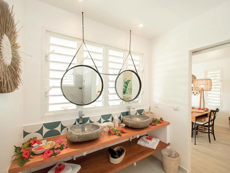 DC9B412F7966B351BFD805CA555890C4