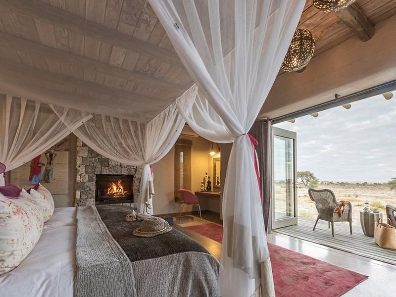 E17B18B21E267E3A585F47D7C588130E