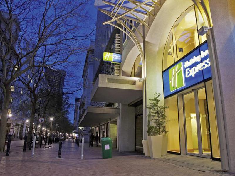 AC5A5E9A7309DB6AA17D87EDB97B1549