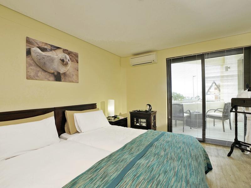 7B242AC73866107C5B093A7B5DC98F3E