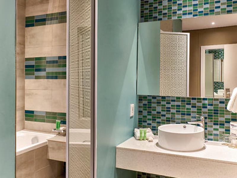 AFCD1481D640182303A3EA877B8AFAB2