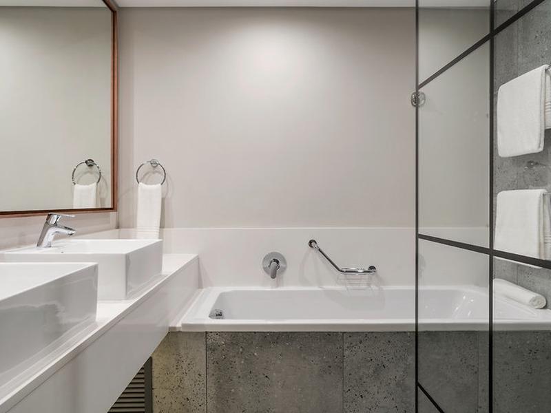 57E2DB806472EDF5B68E0D240649F3A9