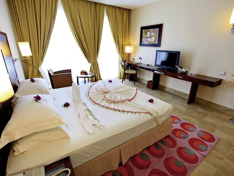 8E09BDE7BF99FED7B7F64A7AF0300F10