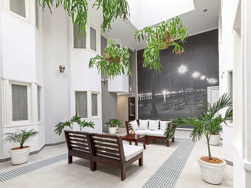 FDEDC81EAAE896CAB7065F11BC752B99