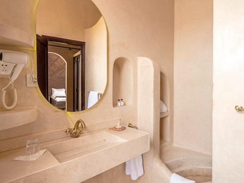 FA11A13599AC76E7B4763F450A8488E4