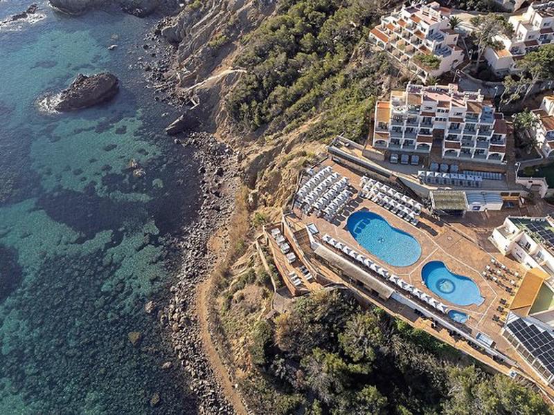 A54EC90C49DC85B0556ACB39DFC098E9