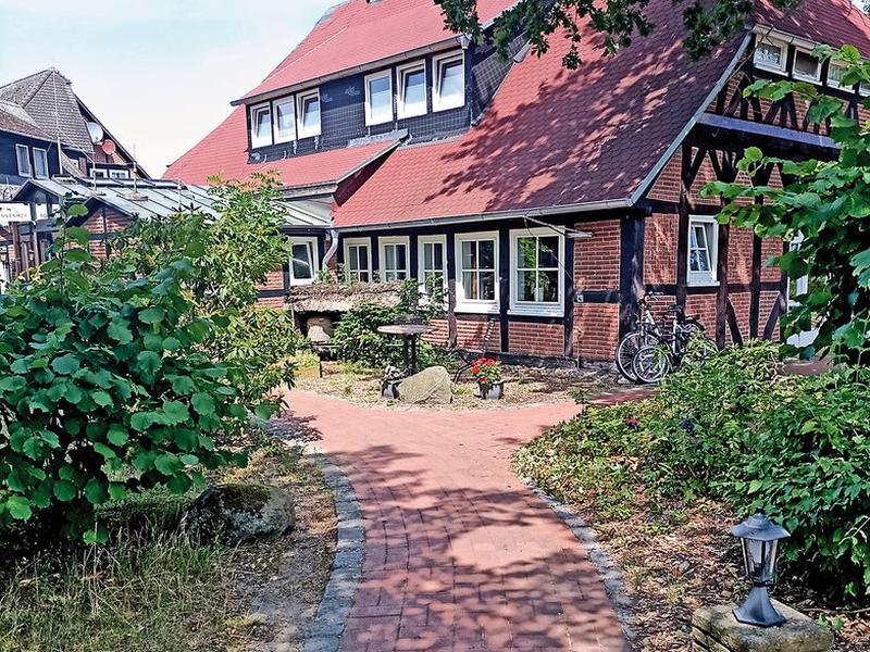 3950D48BFB68C64DFEC6D40716ABEC16