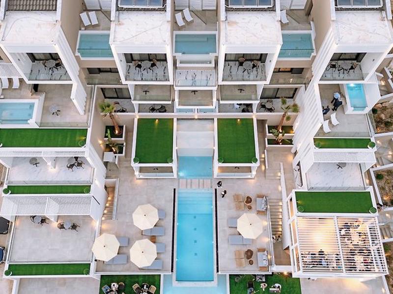 BB2F0BFF5A64460BC79F36495D52E7F0