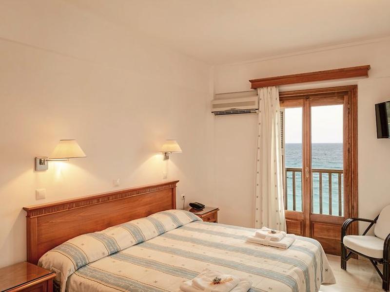 F6AB210DFBEA641C28484823CE8DEE42